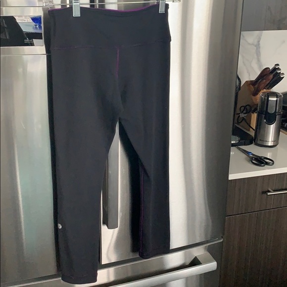Lululemon Wunder Under Crops (Reversible) - Picture 2 of 8